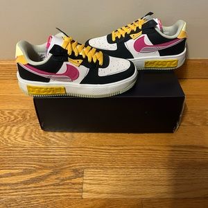 Nike Women’s Air Force One AF1 Fontanka MC Size 7 Sneaker